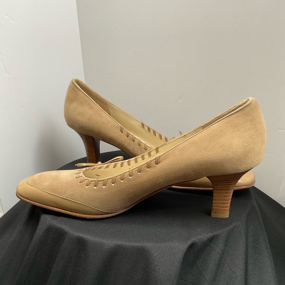 Vintage Salvatore Ferragamo Beige Leather Heels - Picture 2 of 13